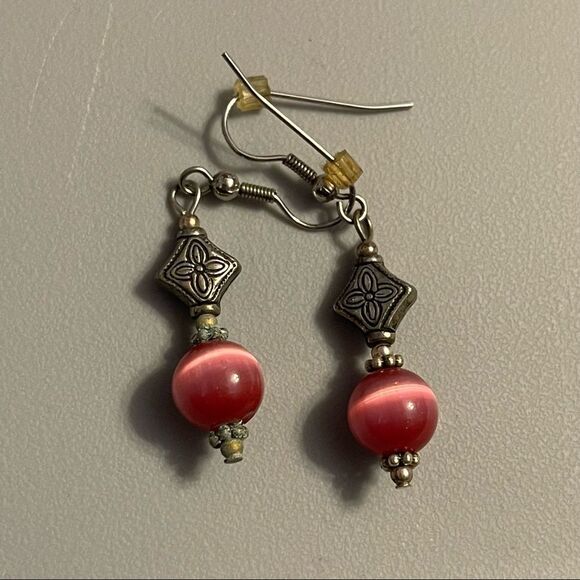 LAST CHANCE Pink and Silver Tone Beaded Lightweight Dangle Drop Earrings - Picture 6 of 6